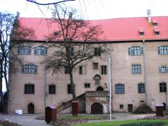 Aschach_Schloss_-_Hoffassade.jpg